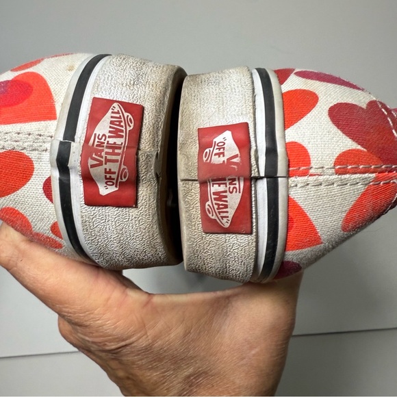 Vans Heart Pattern Lace Up Sneakers - Red and Pink Women’s Size 10/ Men’s 8.5 - Picture 9 of 10